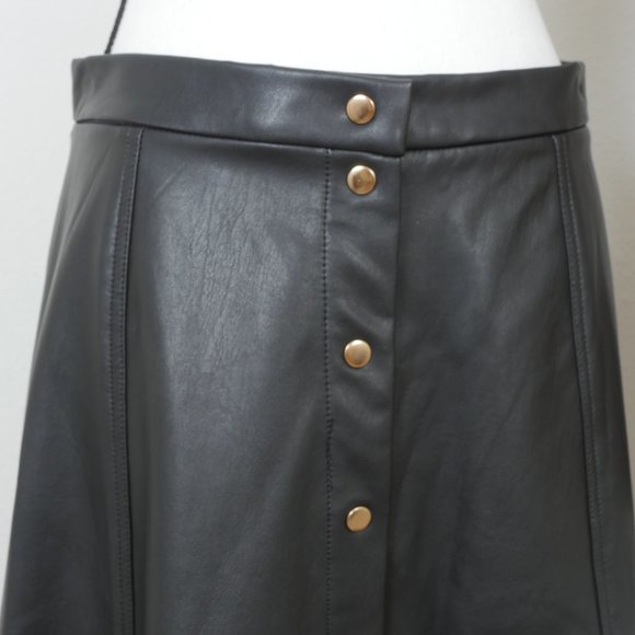 Carolina Belle Montreal Black Faux Leather Snap Front A Line SZ 10 Skirt NWT - Picture 3 of 7